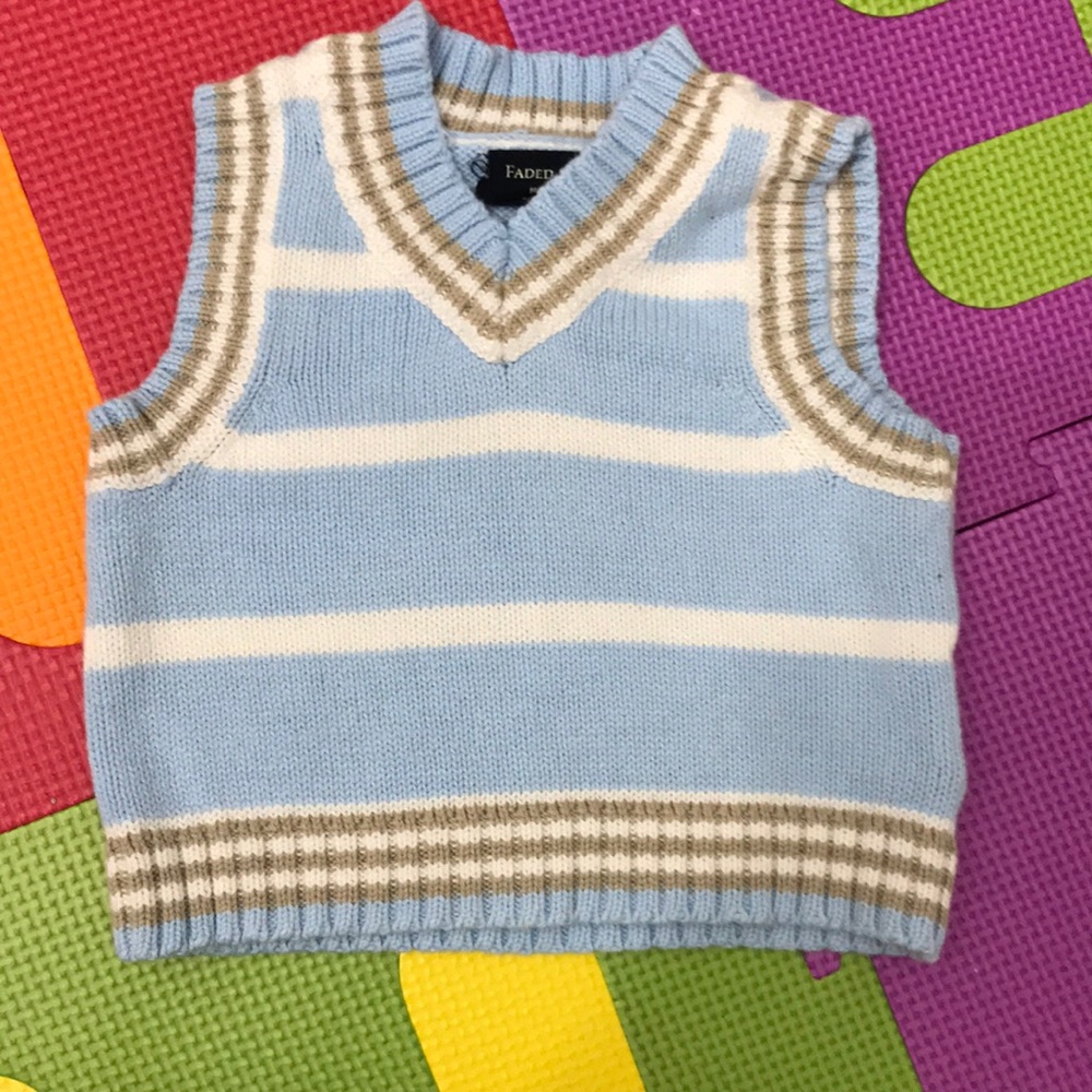 Newborn knitted vest